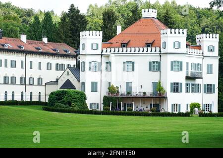 Il castello si trova nel quartiere di Possenhofen / Pöcking. La principessa Elisabetta in Baviera (Sisi), in seguito imperatrice d'Austria e Regina d'Ungheria, Foto Stock