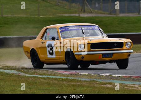 Peter Hallford, Ford Mustang, Historic Touring Car Championship, Historic Sports Car Club, HSCC, Jim Russell Trophy Meeting, aprile 2021, Snetterton, N. Foto Stock