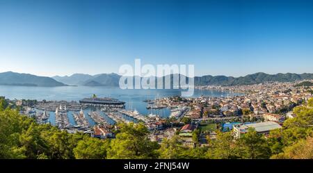 Paesaggio urbano della città turistica Marmaris nella provincia di Mugla, Turchia. Foto Stock