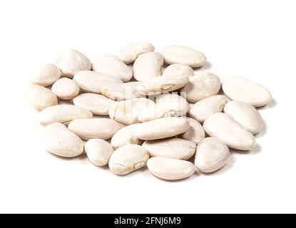manciata di fagioli lima closeup su sfondo bianco Foto Stock