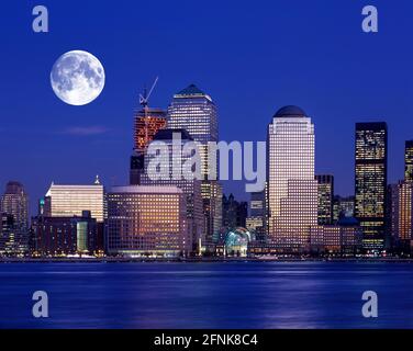 2004 SKYLINE DEL CENTRO STORICO DI MANHATTAN NEW YORK CITTÀ STATI UNITI Foto Stock