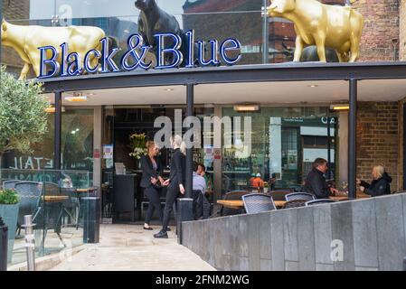 Ristorante Black & Blue sulla Rochester Walk, vicino al Borough Market, Londra, Inghilterra, Regno Unito Foto Stock