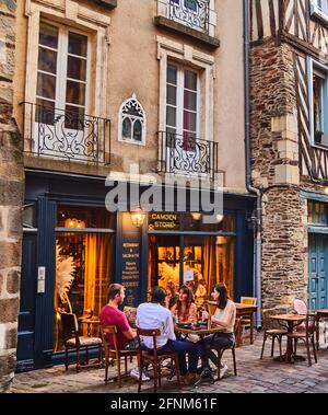 Francia. Rennes; città; dipartimento Ille-et-Vilaine, Bretagna. Casa a graticcio nel centro storico di Rennes, Rennes è una città nella parte orientale della Bretagna Foto Stock