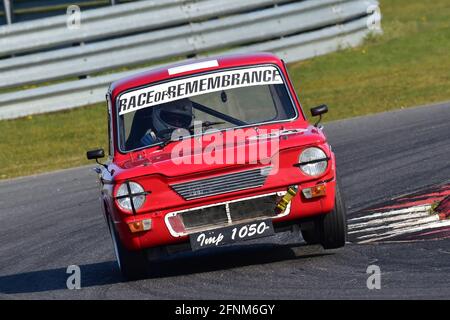 Curva esuberante a Murrays, Steve Platts, Singer Chamois, Historic Touring Car Championship, Historic Sports Car Club, HSCC, Jim Russell Trophy Me Foto Stock