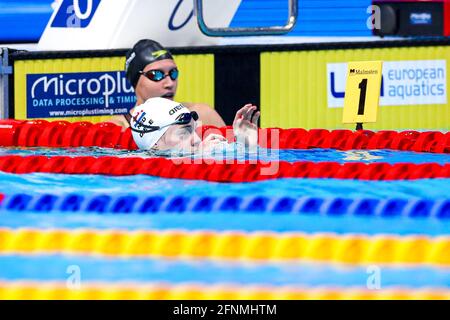 Budapest, Ungheria. 18 maggio 2021. BUDAPEST, UNGHERIA - MAGGIO 18: Tessa Giele dei Paesi Bassi in gara al backstroke femminile di 50 m preliminare durante il LEN European Aquatics Championships Nuoto alla Duna Arena il 18 maggio 2021 a Budapest, Ungheria (Foto di Marcel ter Bals/Orange Pictures) Credit: Orange Pics BV/Alamy Live News Credit: Orange Pics BV/Alamy Live News Foto Stock