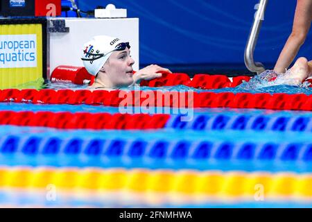 Budapest, Ungheria. 18 maggio 2021. BUDAPEST, UNGHERIA - MAGGIO 18: Tessa Giele dei Paesi Bassi in gara al backstroke femminile di 50 m preliminare durante il LEN European Aquatics Championships Nuoto alla Duna Arena il 18 maggio 2021 a Budapest, Ungheria (Foto di Marcel ter Bals/Orange Pictures) Credit: Orange Pics BV/Alamy Live News Credit: Orange Pics BV/Alamy Live News Foto Stock