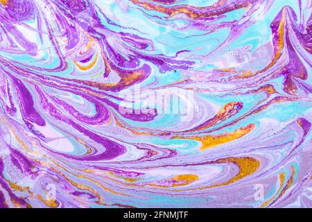 Vernice viola e blu, disegno astratto, sfondo dell'inchiostro, struttura della turbolenza. Moderno disegno di lavaggio. Carta da parati bagnata creativa, splendido design multicolore. Smea Foto Stock