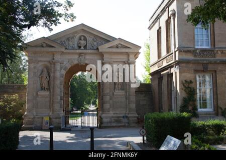 L'ingresso ai Giardini Botanici di Oxford, parte dell'Università di Oxford nel Regno Unito, ha preso il 15 settembre 2020 Foto Stock