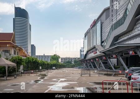 Bangkok, Thailandia - 30 Apr 2021, un luogo del terminal turistico di Bangkok al centro commerciale SHOWDC che chiude il 1-31 maggio 2021 a Coronavirus focolaio per Foto Stock