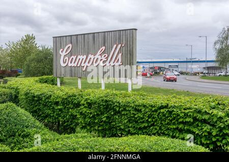 Campbell's Meadow sul parco al dettaglio di Hardwick nel King's Lynn è costruito sul luogo della vecchia fabbrica di zuppe di Campbell. Foto Stock