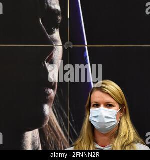 Dafne Schippers, atleta olandese di pista e campo, parla durante la conferenza stampa prima di Zlata Tretra (Golden Spike) Continental Tour - evento atletico in oro a Ostrava, Repubblica Ceca, 18 maggio 2021. (Foto CTK/Jaroslav Ozana) Foto Stock