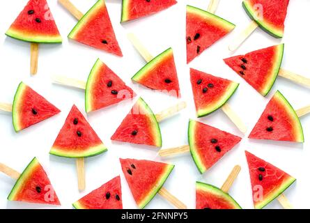 Cocomero fetta popsicle isolato su sfondo bianco, frutta di fondo Foto Stock