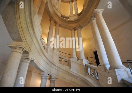 Italia, Roma, Palazzo Barberini, Scala Borromini (17th ° secolo) Foto Stock