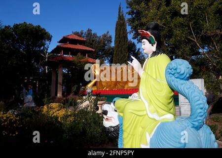 Tempio buddista di Hong Hien Tu. Buddha reclinato. Frejus. Francia. Foto Stock