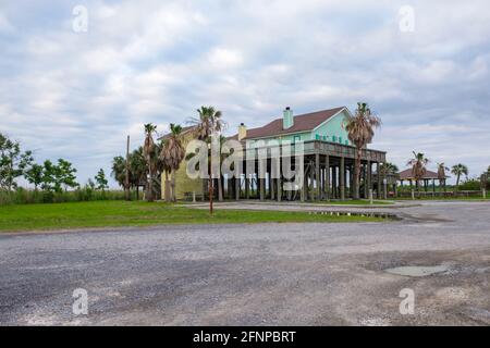 CYPREMORT POINT, LA, USA - 13 MAGGIO 2021: Cabine al Cypremort Point state Park Foto Stock