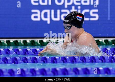 BUDAPEST, UNGHERIA - MAGGIO 18: TES Schouten dei Paesi Bassi che si disputano alla Semifinale femminile di sterminio da 100 m durante il LEN European Aquatics Championships Nuoto alla Duna Arena il 18 maggio 2021 a Budapest, Ungheria (Foto di Marcel ter Bals/Orange Pictures) Foto Stock