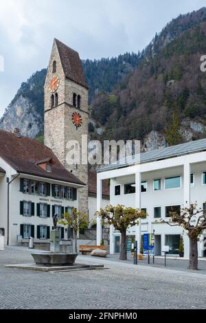 Interlaken, Svizzera - 19 aprile 2021: Centro storico di Unterseen Foto Stock