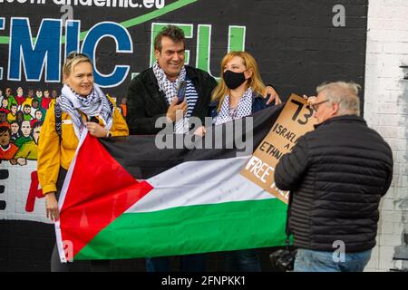 Belfast, Regno Unito. 18 maggio 2021: I manifestanti hanno partecipato ad un raduno a sostegno del popolo palestinese Foto Stock
