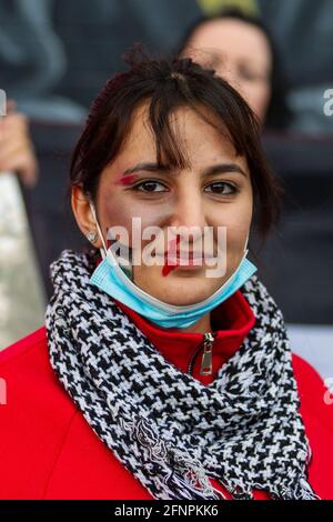 Belfast, Regno Unito. 18 maggio 2021: I manifestanti hanno partecipato ad un raduno a sostegno del popolo palestinese Foto Stock