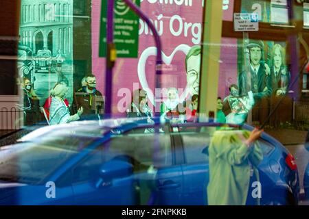 Belfast, Regno Unito. 18 maggio 2021: I manifestanti hanno partecipato ad un raduno a sostegno del popolo palestinese Foto Stock