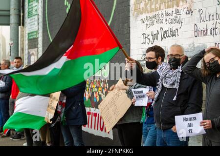 Belfast, Regno Unito. 18 maggio 2021: I manifestanti hanno partecipato ad un raduno a sostegno del popolo palestinese Foto Stock
