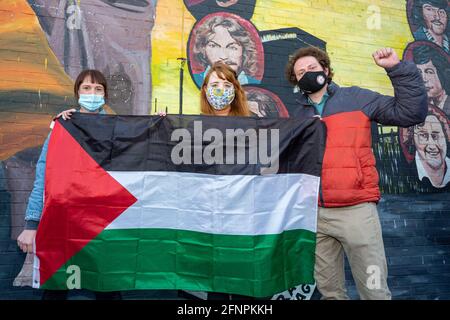 Belfast, Regno Unito. 18 maggio 2021: I manifestanti hanno partecipato ad un raduno a sostegno del popolo palestinese Foto Stock
