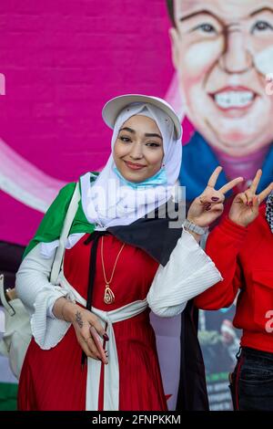 Belfast, Regno Unito. 18 maggio 2021: I manifestanti hanno partecipato ad un raduno a sostegno del popolo palestinese Foto Stock