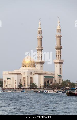 Moschea al Maghfirah a Sharjah, Emirati Arabi Uniti. Foto Stock