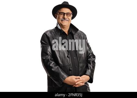 Anziano detective privato in un cappotto di pelle isolato su bianco sfondo Foto Stock