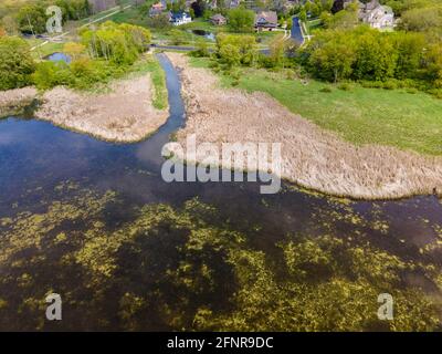 Vista aerea di Dunns Marsh, Fitchburg, Wisconsin, USA in una bella giornata di primavera. Foto Stock