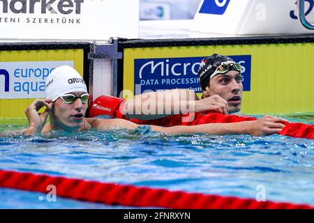 BUDAPEST, UNGHERIA - MAGGIO 17: Danas Rapsys di Lituania, Marco De Tullio d'Italia in gara al Men 400m Freestyle preliminare durante la LEN europea Foto Stock