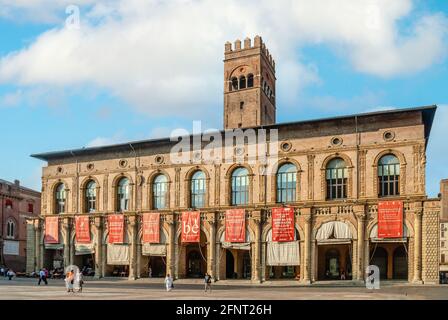 Palazzo del Podesta in Piazza maggiore nel centro storico di Bologna, Emilia Romagna Foto Stock