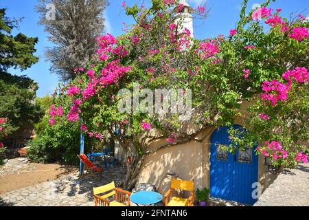 Pittoresca casa rurale nel villaggio di Aroniadika, isola di Kythira Attica Grecia. Foto Stock