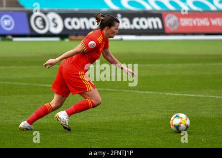 Newport, Galles. 22 ottobre 2020. Helen Ward of Wales Donne in azione durante il Campionato europeo delle Donne UEFA 2020 Qualifying Group C match tra Galles e Isole Faroe Donne alla Rodney Parade di Newport, Galles, UK il 22 ottobre 2020. Credito: Duncan Thomas/Majestic Media. Foto Stock