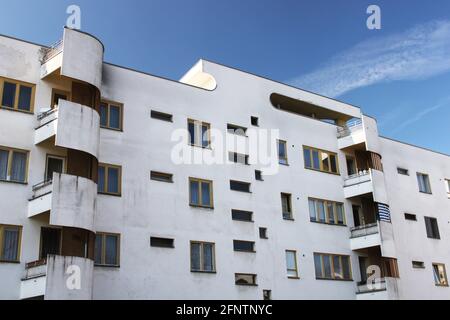 Alloggiamento progettato dall architetto Bauhaus Hans Scharoun sul Siemensstadt station wagon nei sobborghi occidentali di Berlino Foto Stock