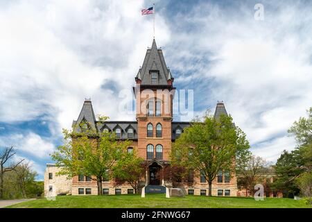 NORTHFIELD, MN, USA - 10 MAGGIO 2021 - Old Main nel campus del St. OLAF College. Foto Stock