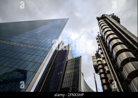 Londra, UK: Tutti gli edifici della città di Londra. L-R The Scalpel o 52 Lime Street, uffici Willis Towers Watson e Lloyd's of London Building. Foto Stock