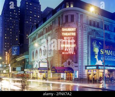 2005 STORICO TEATRO SHUBERT (©HENRY BEAUMONT HERTS 1913) FORTY FORTH STREET MIDTOWN MANHATTAN NEW YORK CITY USA Foto Stock