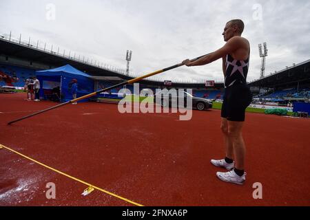 Ostrava, Repubblica Ceca. 19 maggio 2021. Sam Kendricks dagli Stati Uniti compete in pole-vault all'atletica Zlata Tretra (Golden Spike) Continental Tour - Gold atletica evento a Ostrava, Repubblica Ceca, 19 maggio 2021. Credit: Jaroslav Ozana/CTK Photo/Alamy Live News Foto Stock