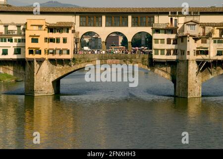 Ponte Vecchio sul fiume Arno, Italia, Firenze Foto Stock