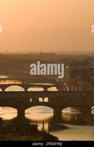 I ponti di Firenze, Ponte alle grazie, Ponte Santa Trinita, Ponte Vecchio, Italia, Toscana, Firenze Foto Stock
