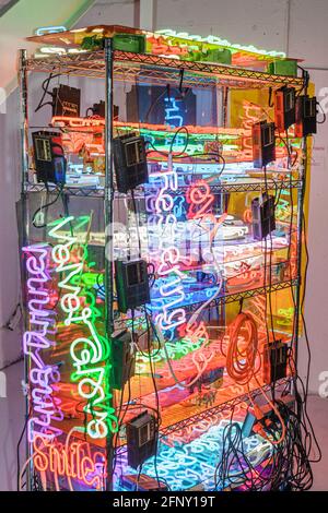 Miami Florida,Wynwood Arts & Design District,galleria Margulies Collection magazzino arte contemporanea insegne al neon, Foto Stock