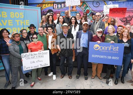 19 maggio 2021: Partecipanti Danny Glover, Edward James Olmos, Fabrizio Guido, French Stewart, Susan Rubio, Vanessa Claire Stewart, Michelle Krusiec, Josefina Lopez, Kate Linder e Joe Spano si pongono come gruppo alla Conferenza stampa del senatore di Stato Susan Rubio 805 (SB 805) 'Save the Performing Arts Act of 2021'. Credit: Billy Bendnight/ZUMA Wire/Alamy Live News Foto Stock