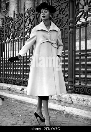 Moda, anni '50, moda donna, camice donna, DIRITTI-AGGIUNTIVI-CLEARANCE-INFO-NON-DISPONIBILE Foto Stock