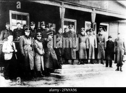 Nazismo / nazionalsocialismo, crimini, campi di concentramento, Auschwitz, Polonia, Ufficiali delle guardie delle SS, circa 1943, SOLO PER USO EDITORIALE Foto Stock