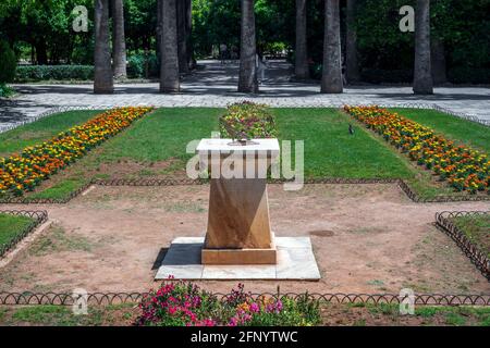 Atene, Attica, Grecia. Ingresso al Giardino Nazionale, la meridiana può essere visto, dal viale Vasilisis Amalias. Parco pubblico nel centro della città di Atene Foto Stock