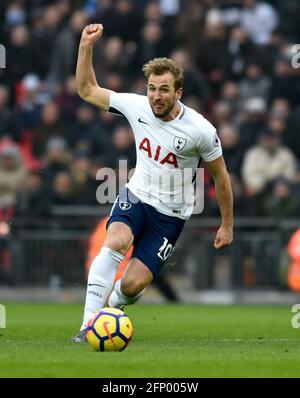 Harry Kane degli Spurs spara in un colpo durante la partita di Premier League tra Tottenham Hotspur e Huddersfield Town al Wembley Stadium di Londra. 03 marzo 2018 - foto Simon Dack / Telefoto immagini. Solo per uso editoriale. Niente merchandising. Per le immagini di calcio si applicano restrizioni fa e Premier League inc. Non è consentito l'utilizzo di Internet/dispositivi mobili senza licenza FAPL. Per ulteriori dettagli, contattare Football Dataco Foto Stock