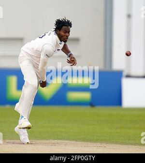 File photo datato 14-05-2021 del Sussex's Jofra Archer durante il secondo giorno del LV= Insurance County Championship al 1 ° Central County Ground, Hove. Data di emissione: Data di emissione: Venerdì 21 maggio 2021. Foto Stock