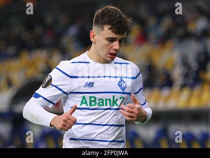 KYIV, UCRAINA - 11 MARZO 2021: Ritratto della centrocampista Mykola Shaparenko di Dynamo Kyiv visto durante la partita della UEFA Europa League contro Villarreal allo stadio NSC Olimpiyskyi di Kiev Foto Stock