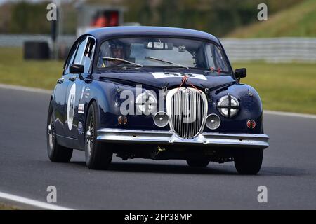 Derek Pearce, Tom Lenthall, Jaguar Mk1, Ecurie Classic Racing, Historic Sports Car Club, HSCC, Jim Russell Trophy Meeting, aprile 2021, Snetterton, NOR Foto Stock